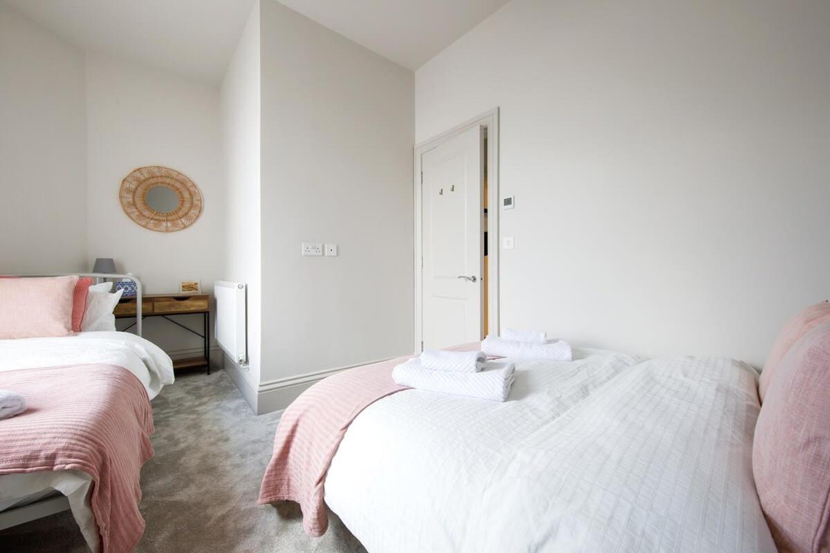 Panoramic Sea Views In Beachfront Apt W Balcony Bognor Regis Eksteriør billede