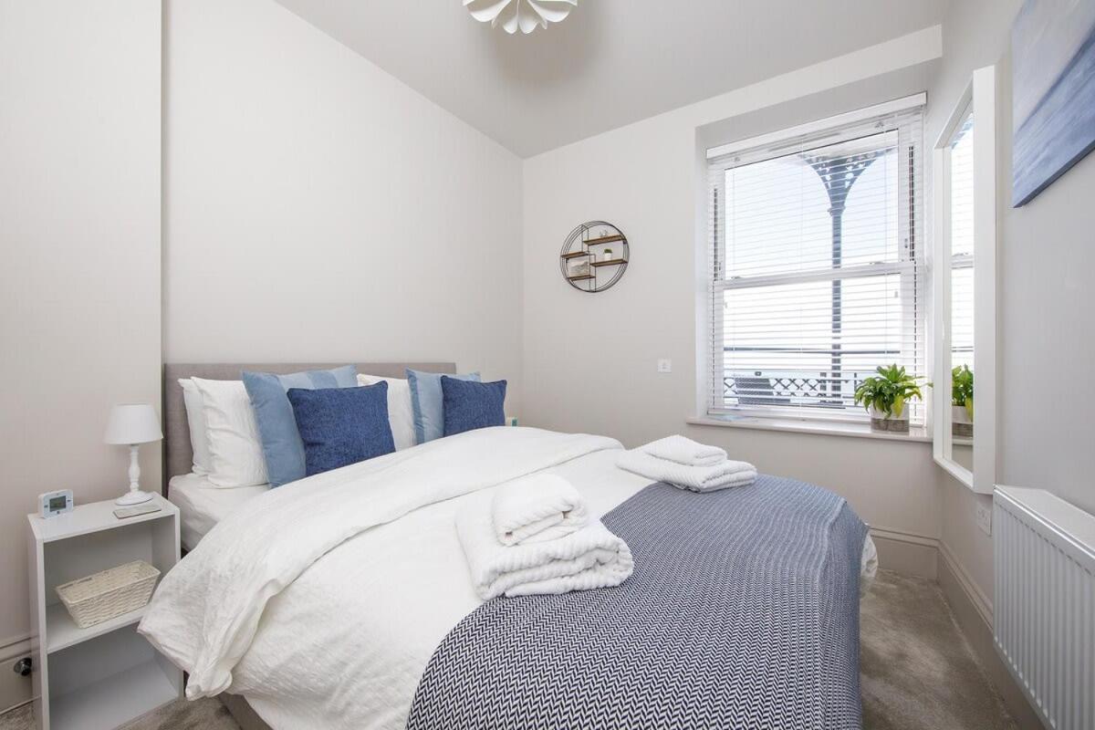 Panoramic Sea Views In Beachfront Apt W Balcony Bognor Regis Eksteriør billede